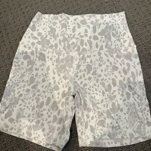 lululemon athletica Gray Patterned Bike Shorts